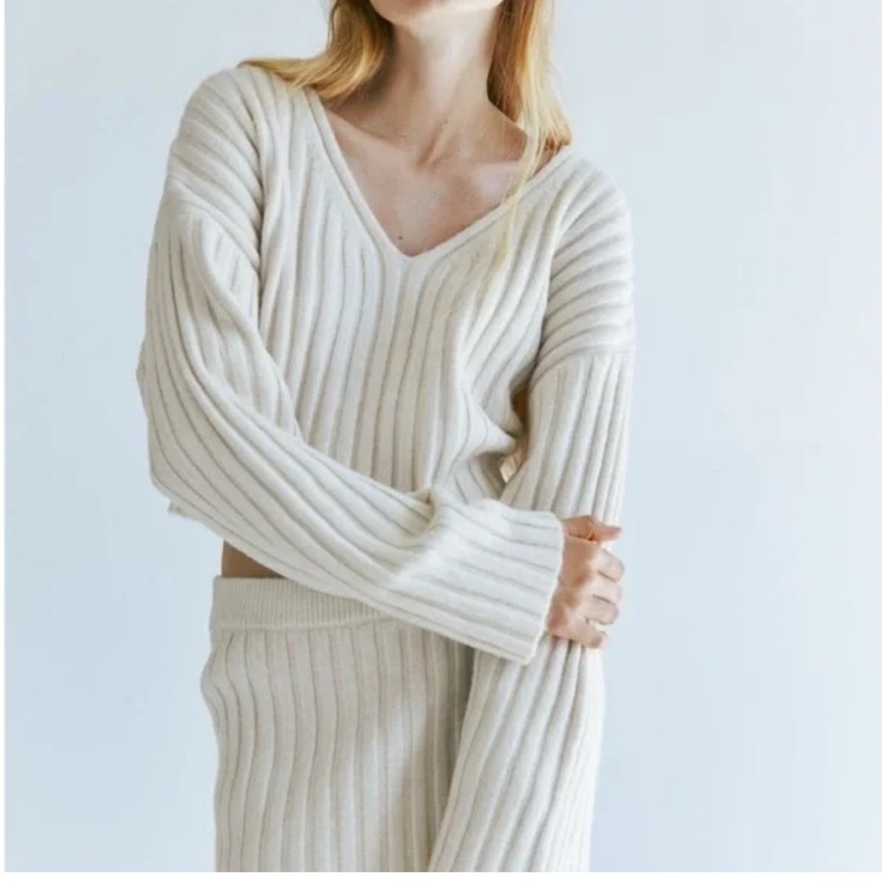 H&M Cream Rib Knit Sweater - Picture 2 of 4